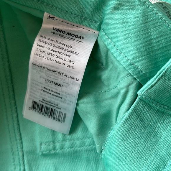 Vero Moda Jeans. Teal Denim. Wonder Jegging. Size 28.  
New with tags. - Picture 5 of 10